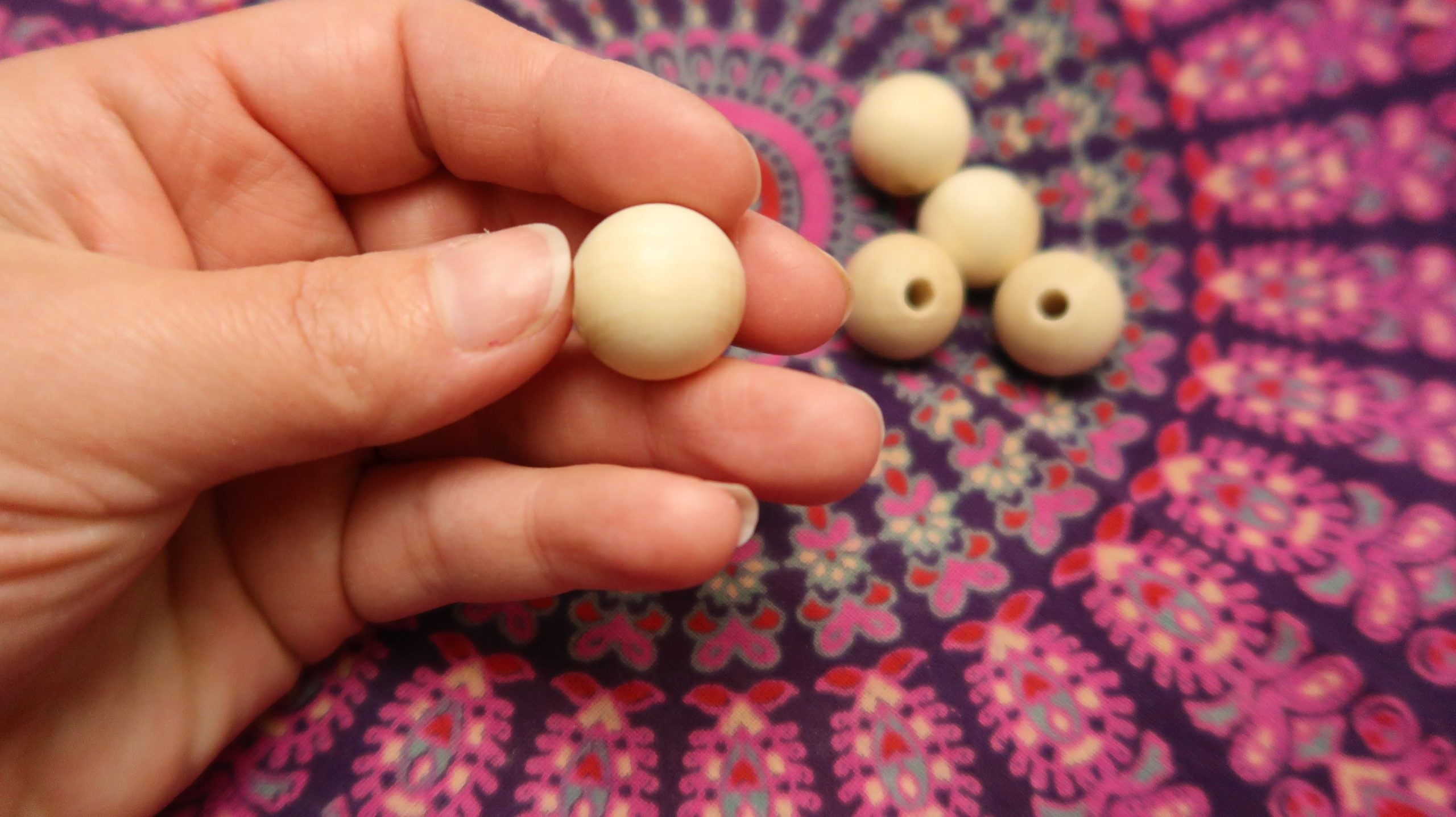 Pack of 6 Medium Round Wooden Beads 3/4" image 0