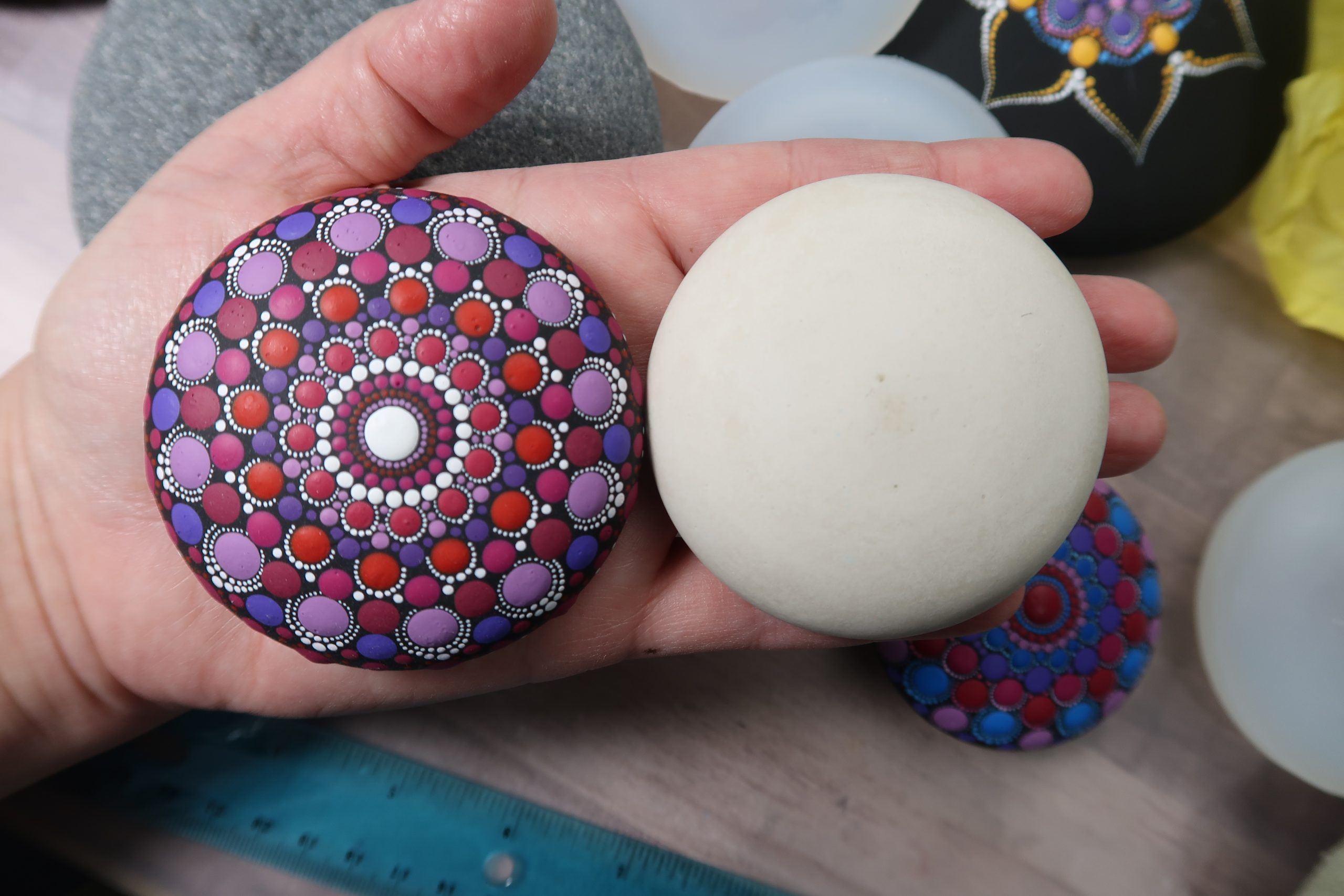 Buy Stone Mold - for Making Stones for Painting - Happy Dotting Company -  Large Round Shape - Smooth Casting with inbuilt Center for Dotting Mandala  and Stone dot Art - to