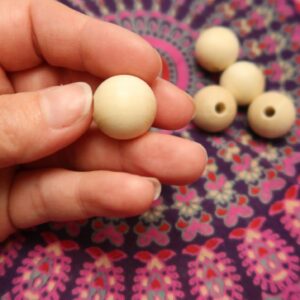 Pack of 6 Medium Round Wooden Beads 3/4″
